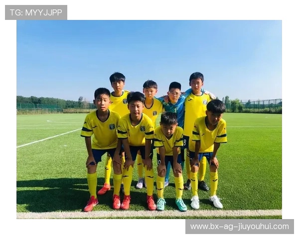 从绿茵球场到精神传承足球少年杨柯奋勇拼搏精彩成长励志温情故事